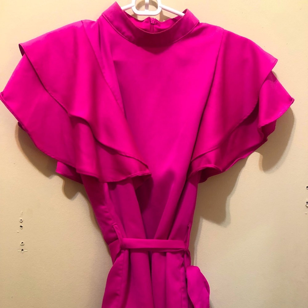 Flutter sleeve top with waist tie